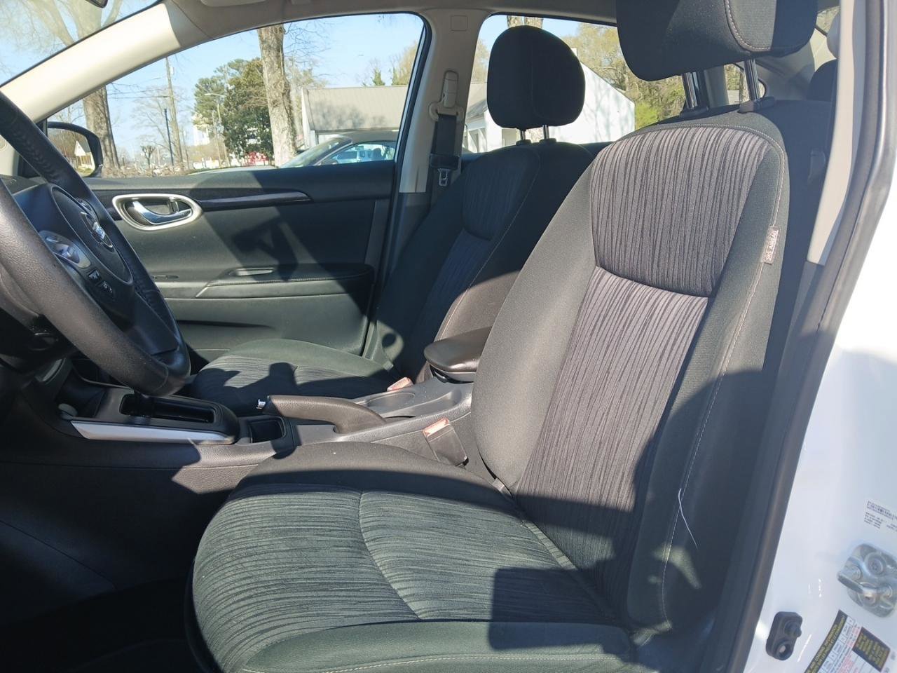 Used 2019 Nissan Sentra SV w/ Special Edition Package FWD image 18