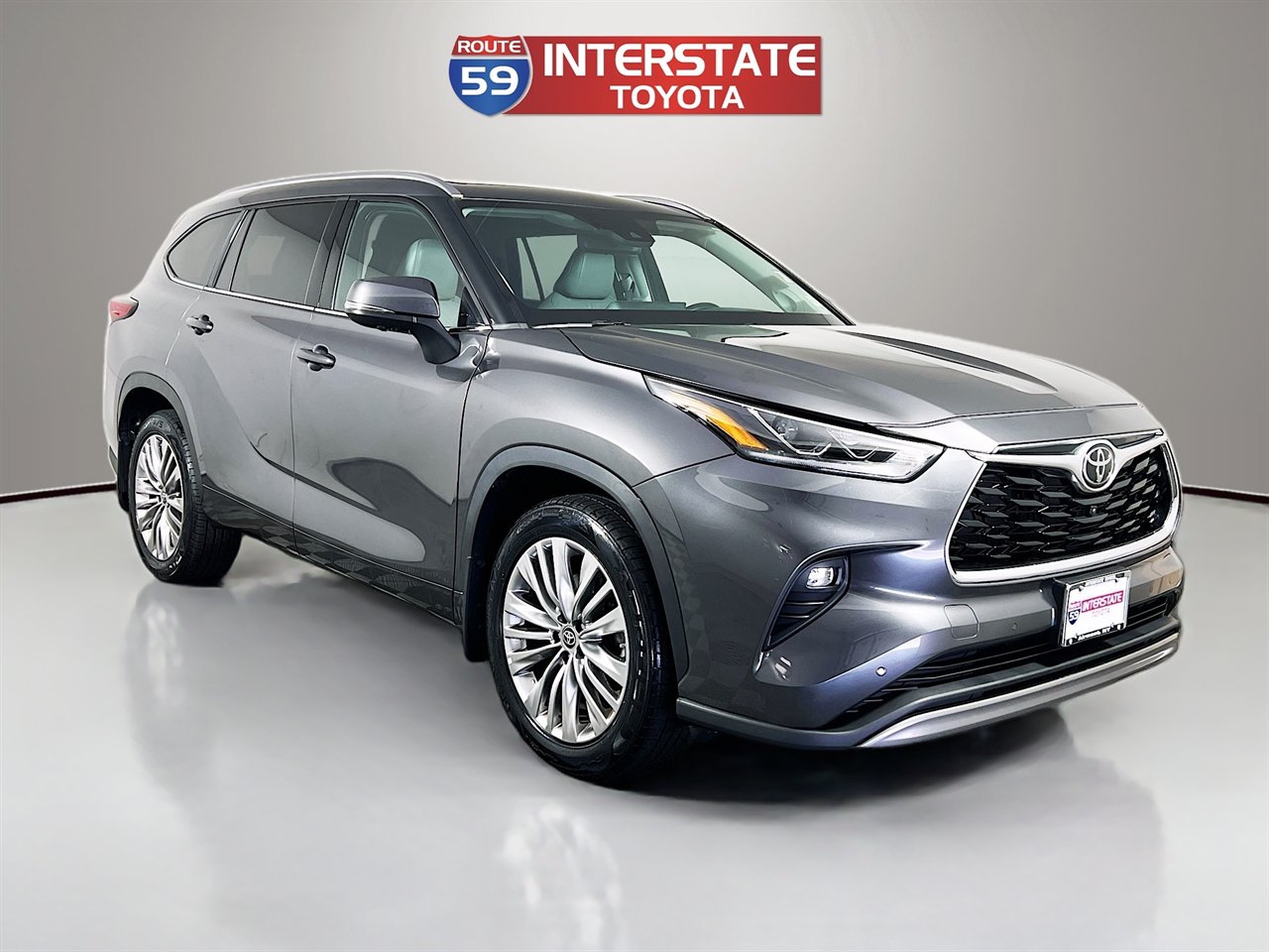 Certified 2023 Toyota Highlander Platinum AWD/4WD image 1