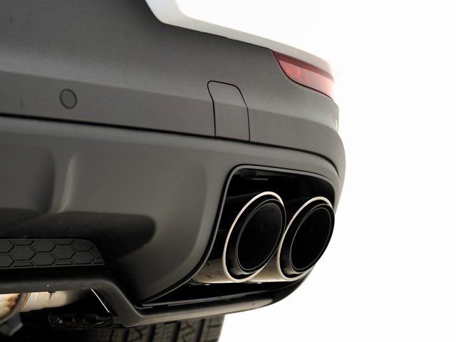 Certified 2025 Porsche Cayenne image 28