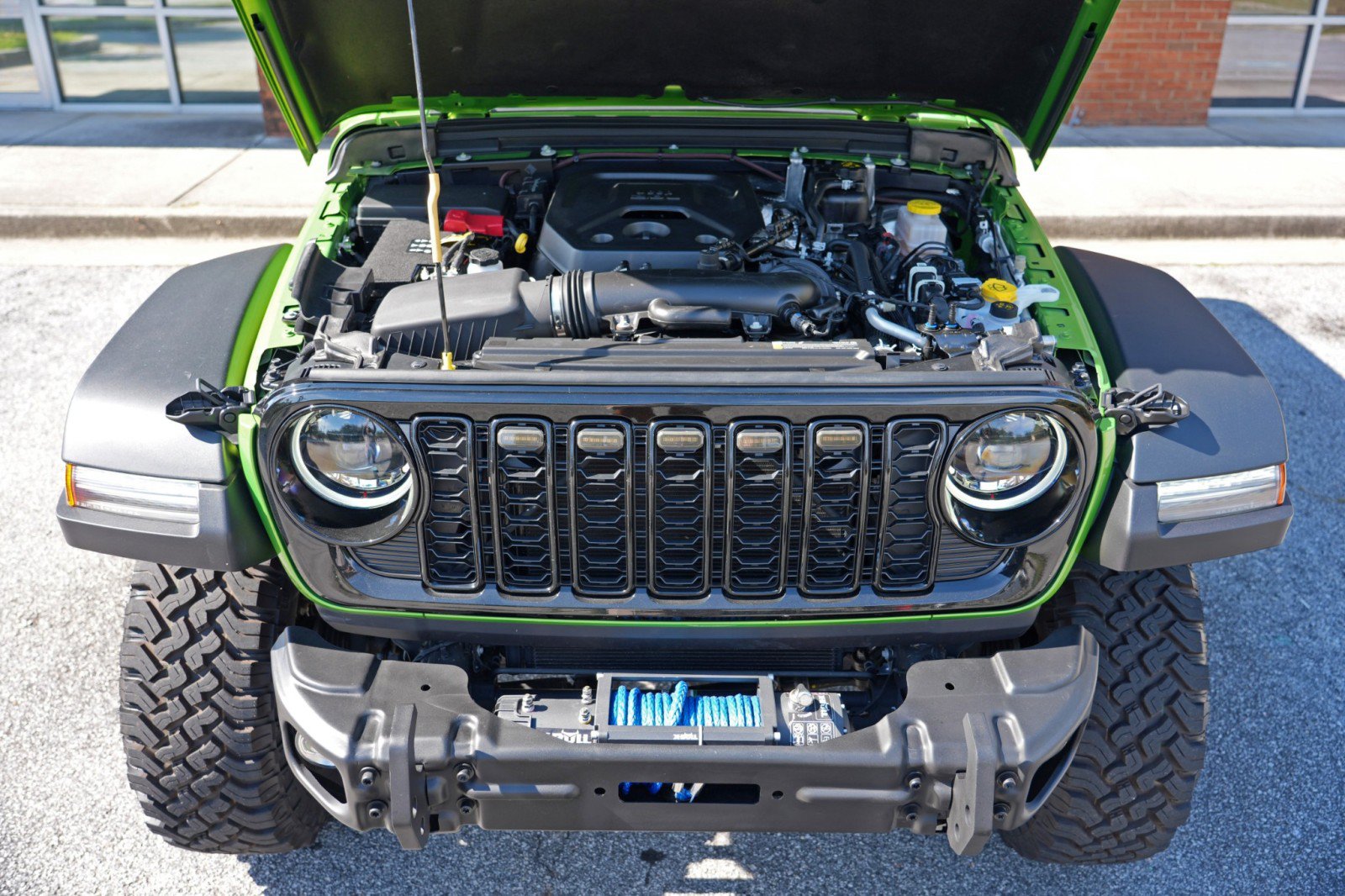 Used 2025 Jeep Wrangler Sport AWD/4WD image 7