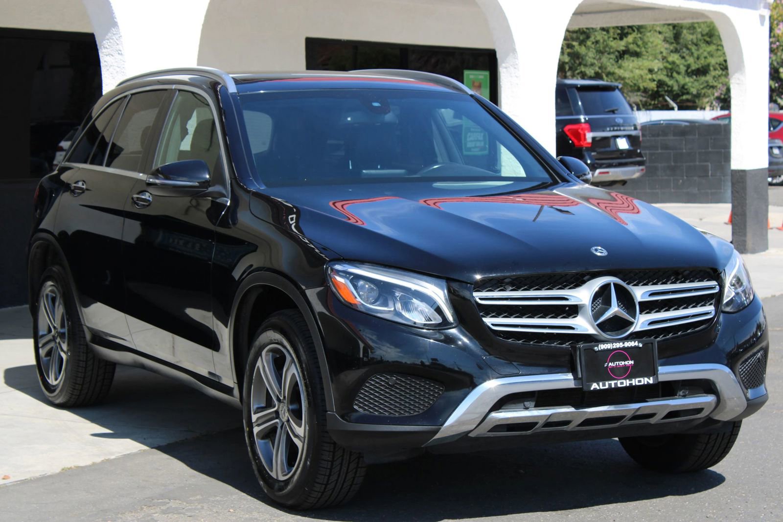 Used 2019 Mercedes-Benz GLC 300 4MATIC w/ Premium Package image 3