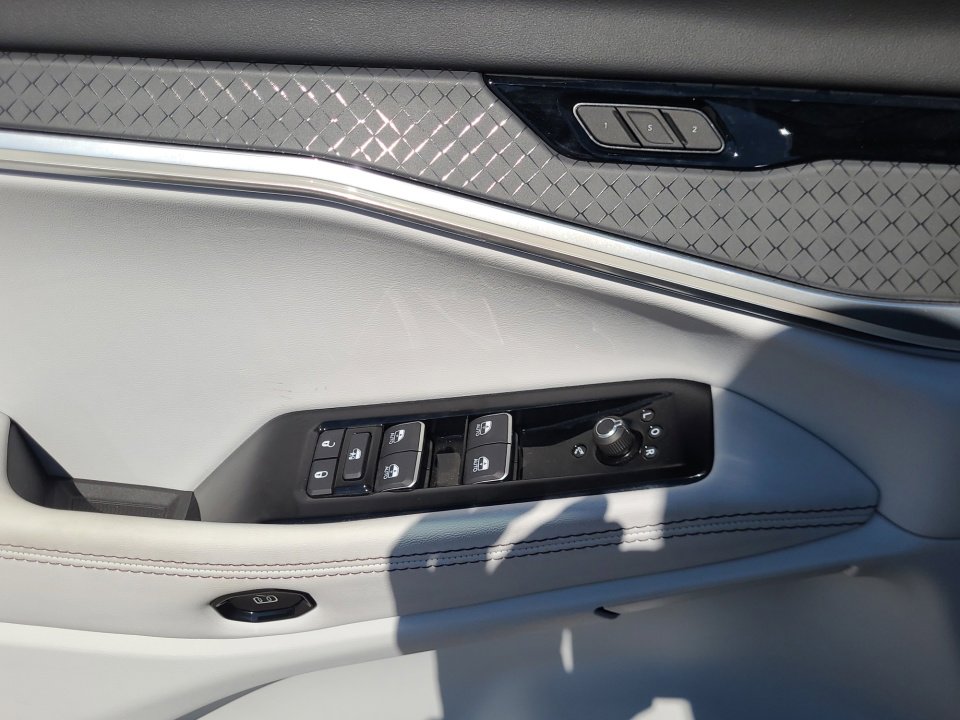 New 2025 Jeep Wagoneer Limited image 32