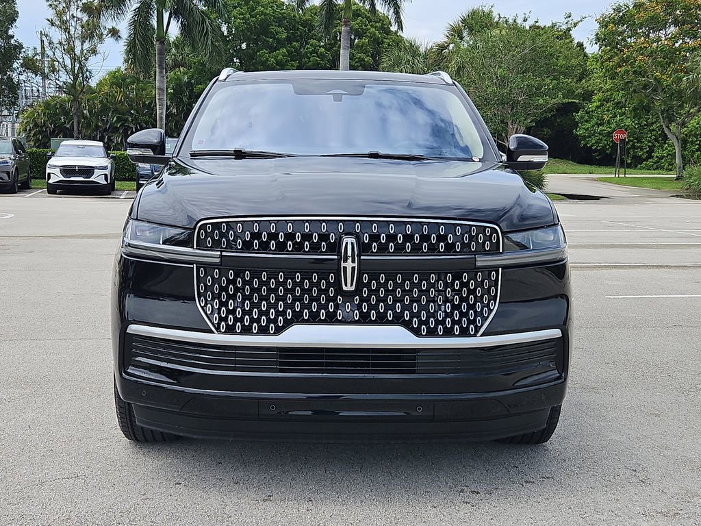 New 2025 Lincoln Navigator L Reserve image 2