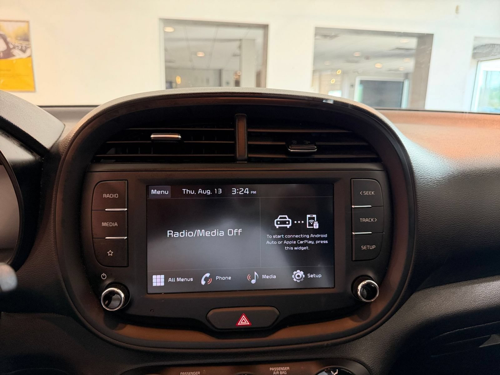 Used 2025 Kia Soul LX w/ LX Technology Package FWD image 20