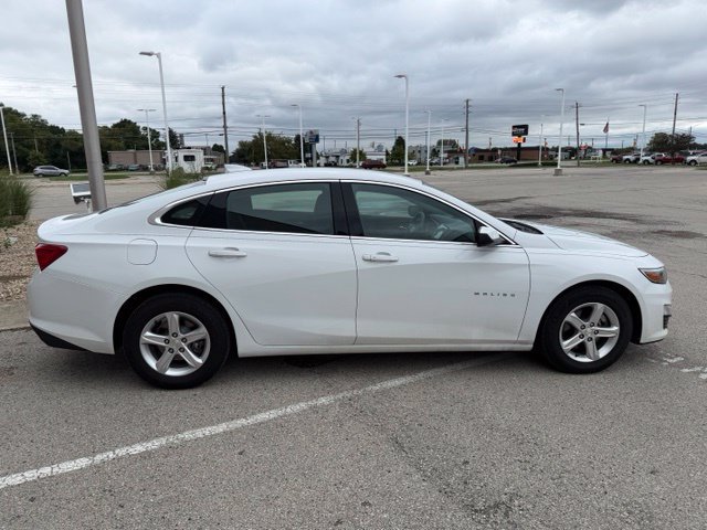 Used 2024 Chevrolet Malibu LT FWD image 3