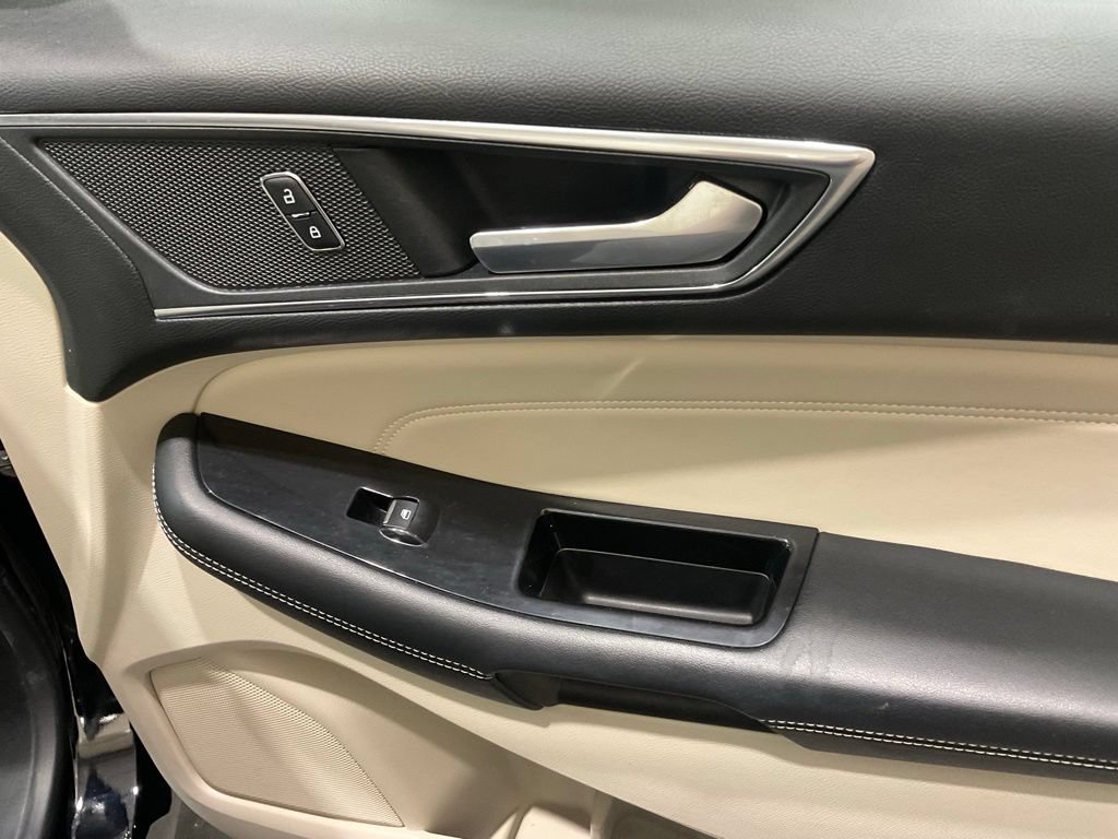Used 2017 Ford Edge Titanium w/ Equipment Group 301A FWD image 13