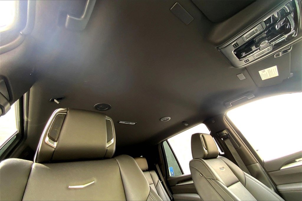 New 2026 Cadillac Escalade 4WD w/ LPO, Floor Liner Package image 34
