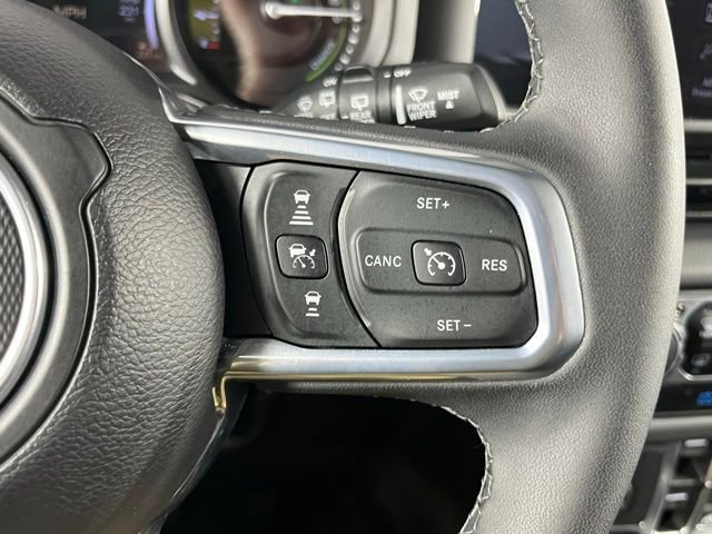 Used 2025 Jeep Wrangler Unlimited Sahara image 15