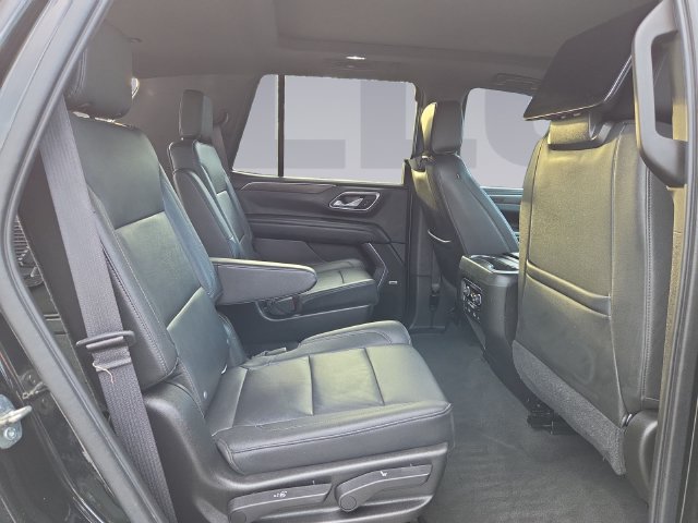 Used 2021 Chevrolet Tahoe Z71 w/ Luxury Package AWD/4WD image 18
