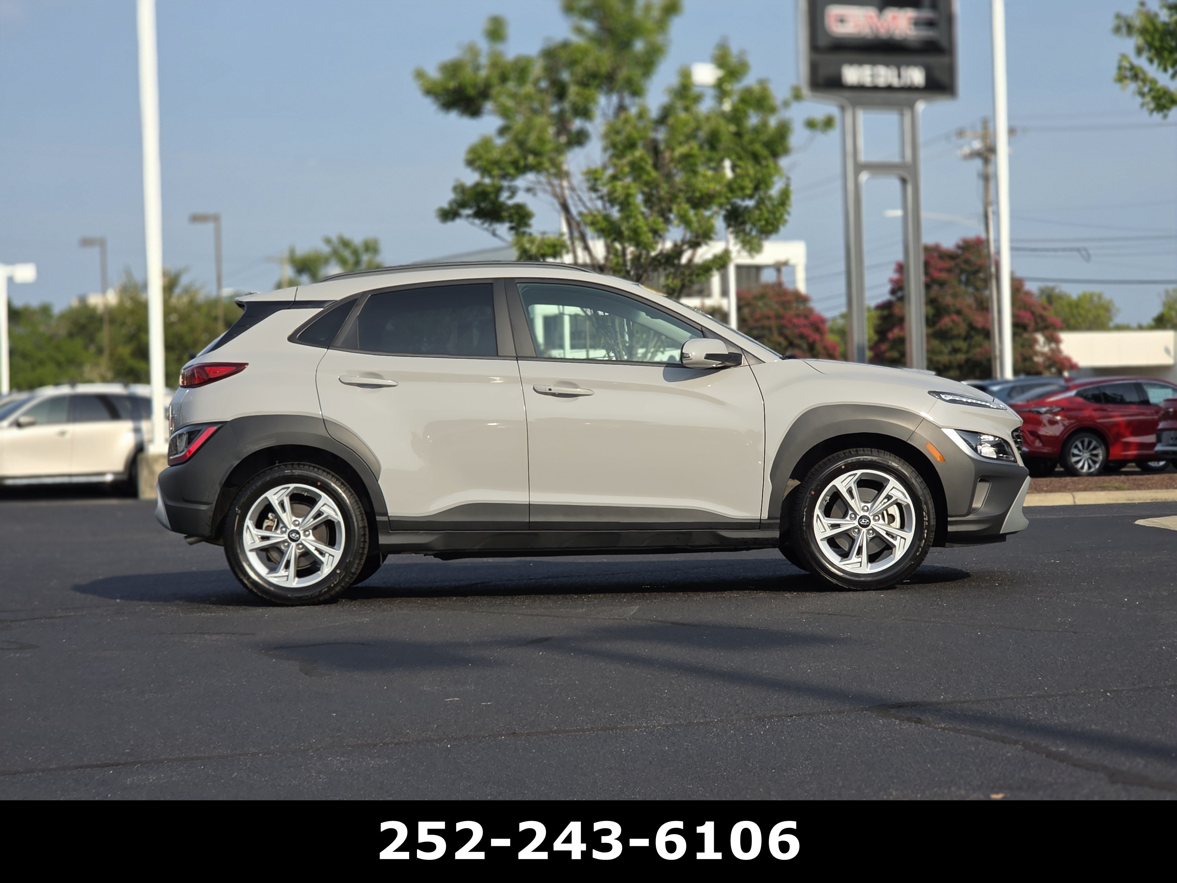 Used 2023 Hyundai Kona SEL AWD/4WD image 8