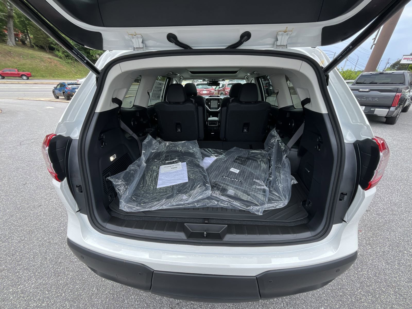 New 2026 Subaru Ascent Limited AWD/4WD image 32