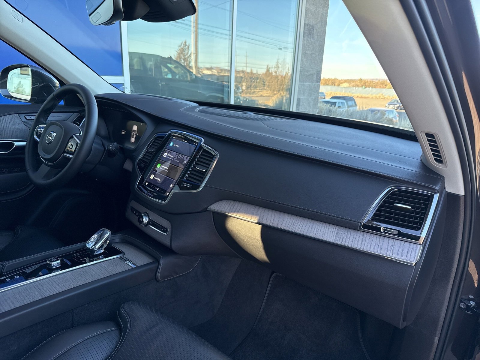 Used 2023 Volvo XC90 T8 Ultimate image 12