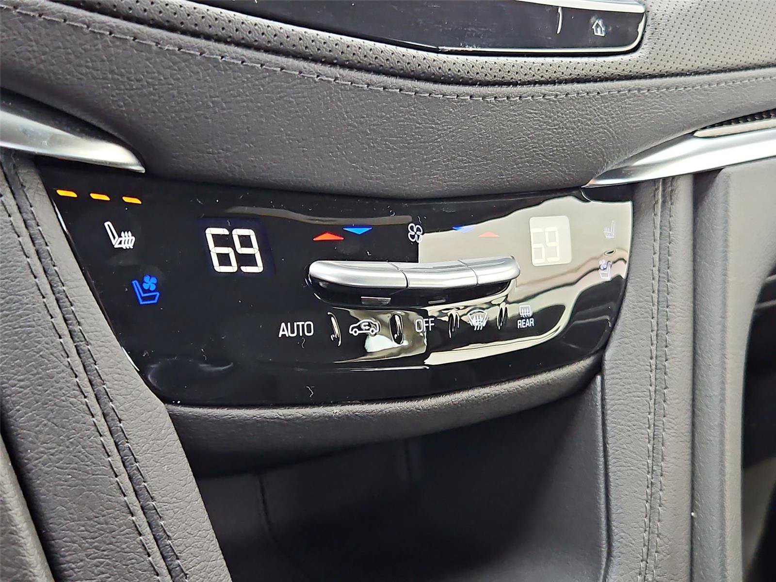 New 2026 Cadillac XT5 Sportv w/ LPO, Floor Liner Package AWD/4WD image 21