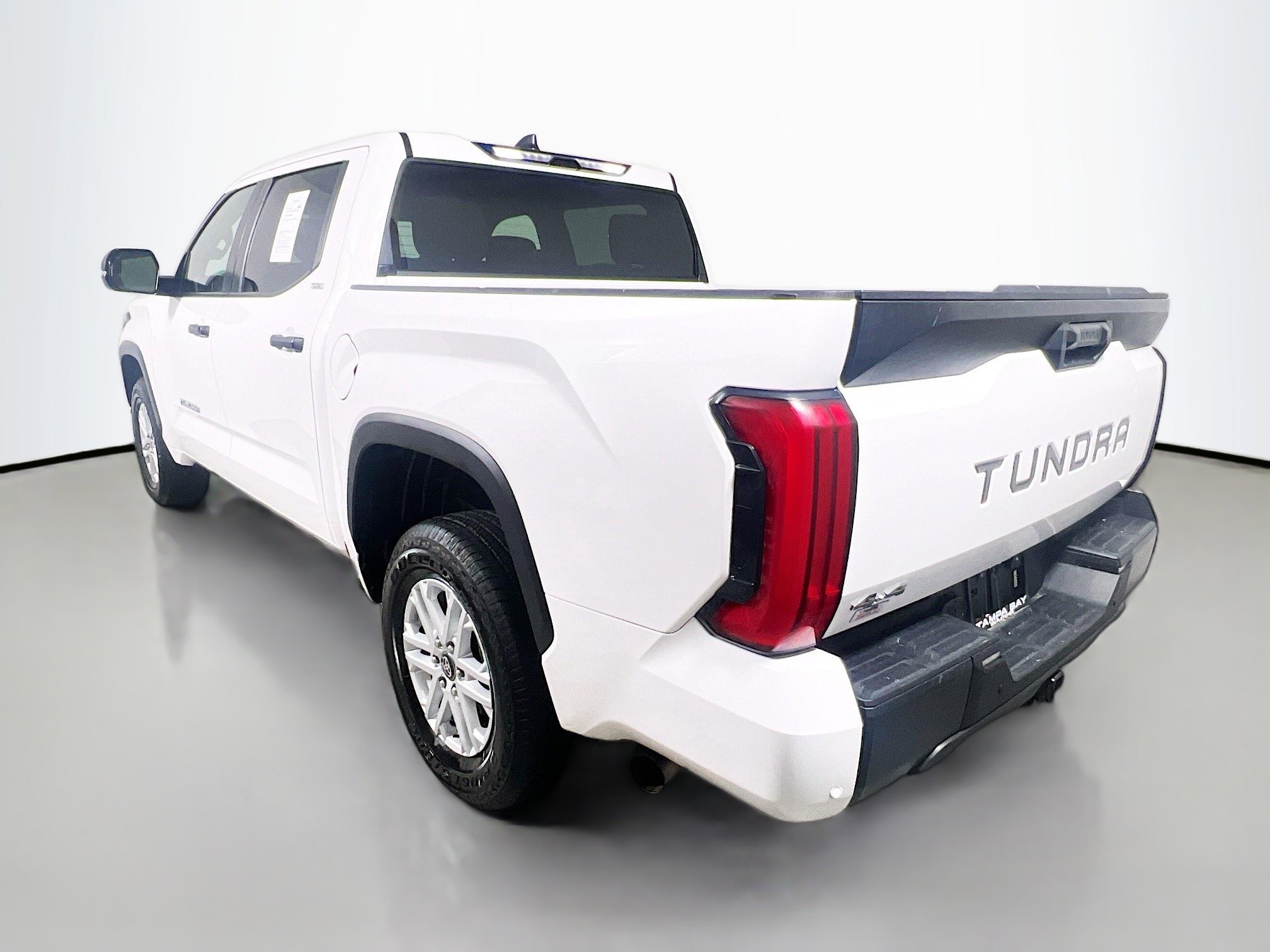 Used 2025 Toyota Tundra SR5 w/ SR5 Convenience Package AWD/4WD image 8