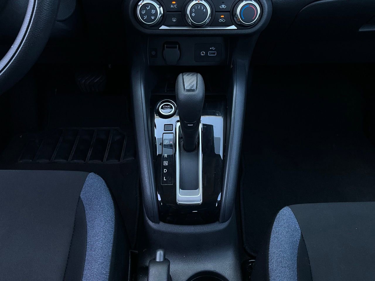 Used 2025 Nissan Versa SV image 14