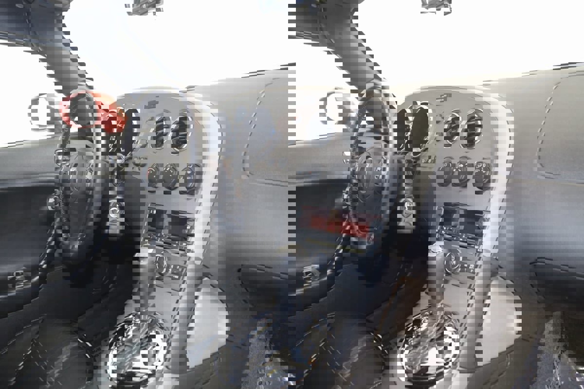 Used 2008 Pontiac Solstice GXP w/ Premium Package image 35