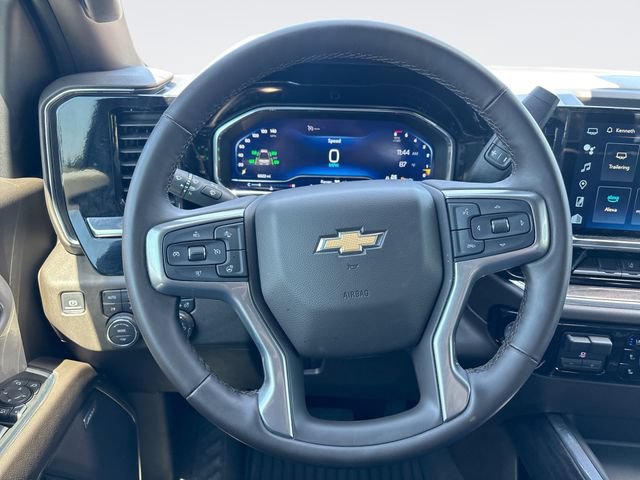Used 2025 Chevrolet Silverado 2500 LTZ w/ LTZ Convenience Package AWD/4WD image 14