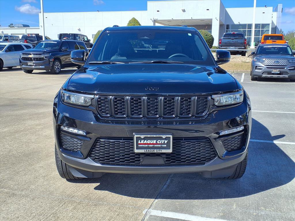 Used 2025 Jeep Grand Cherokee Limited w/ Black Appearance Package image 5