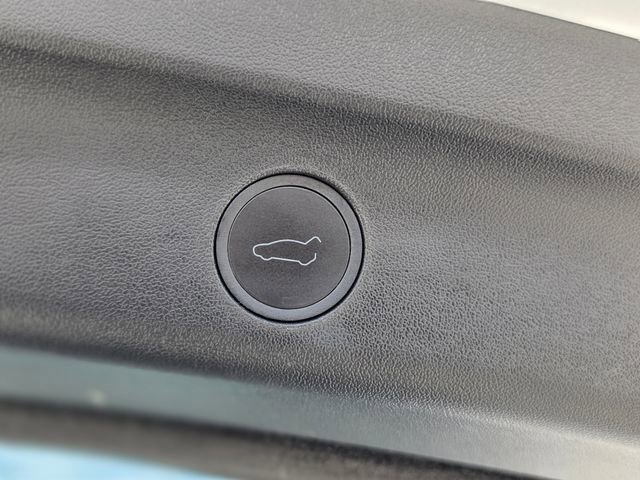 Used 2023 Tesla Model Y Long Range image 13