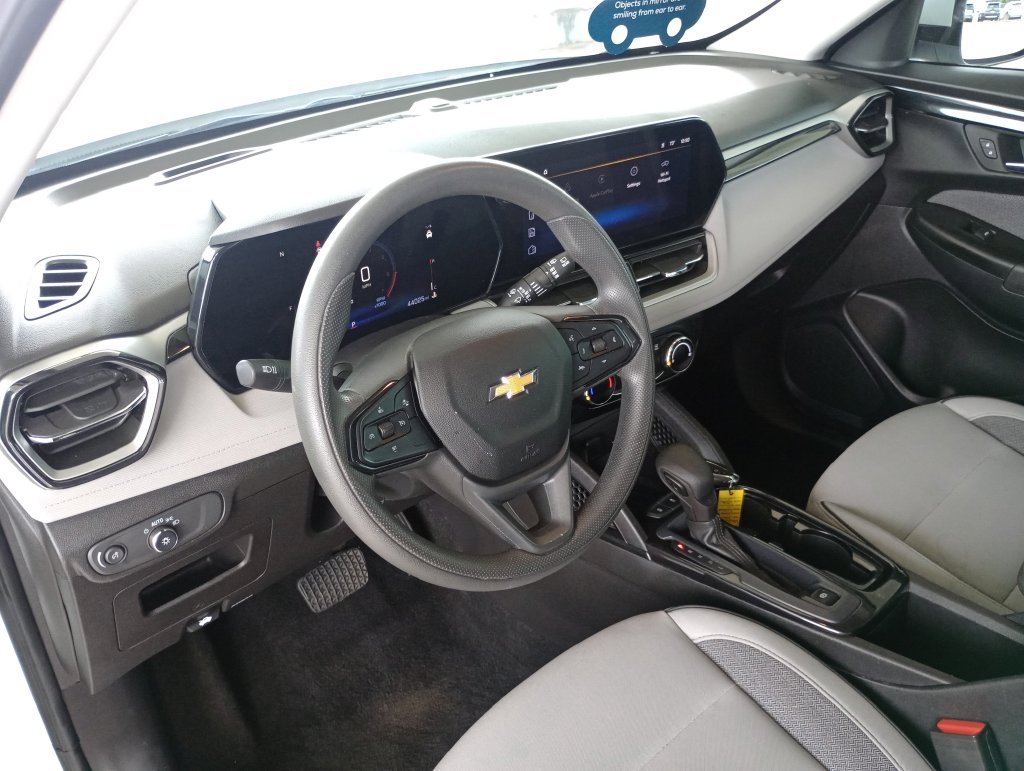 Used 2025 Chevrolet TrailBlazer LT FWD image 9