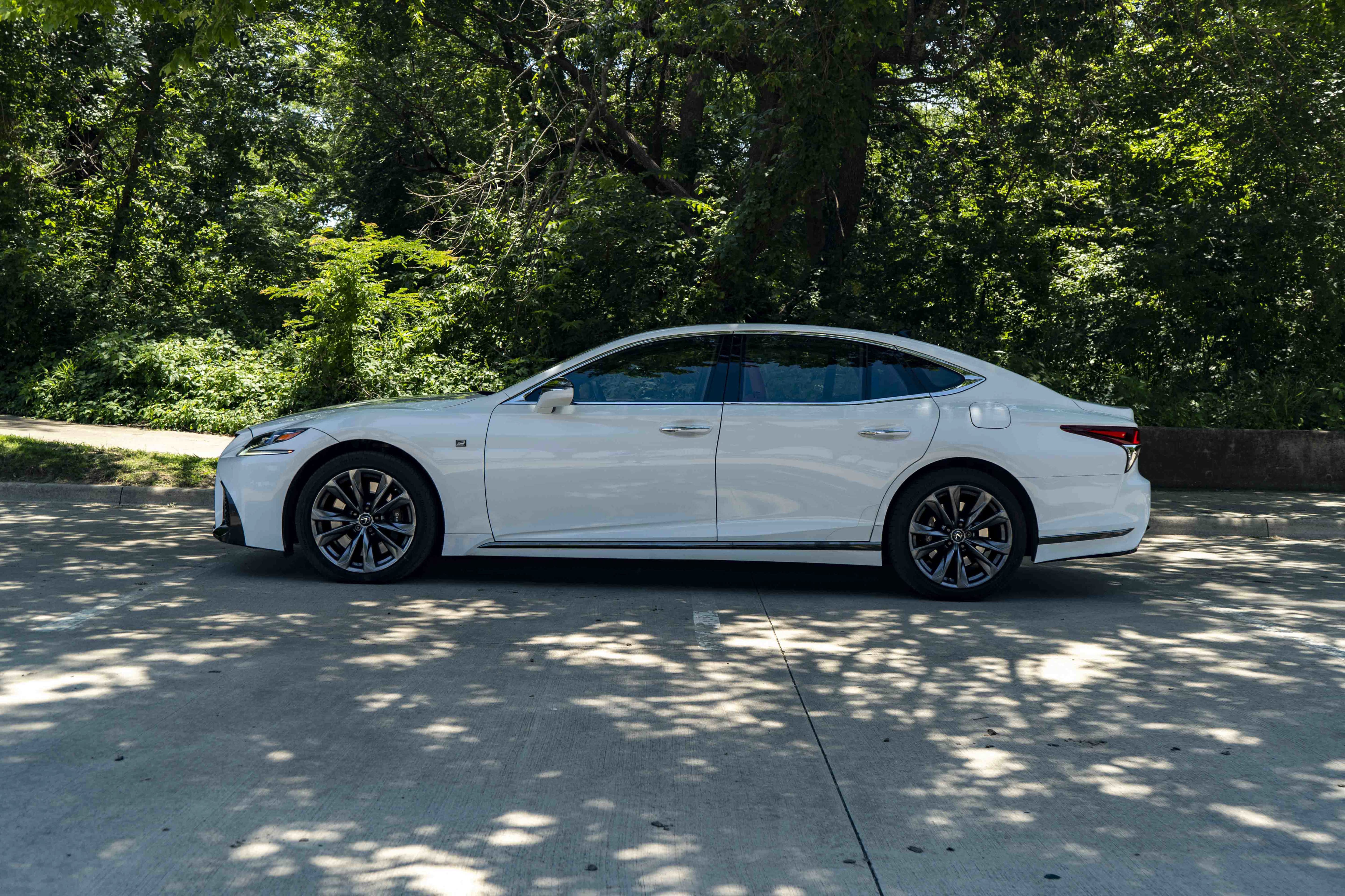 Used 2019 Lexus LS 500 F Sport w/ Accessory Package (Z2) AWD/4WD image 5
