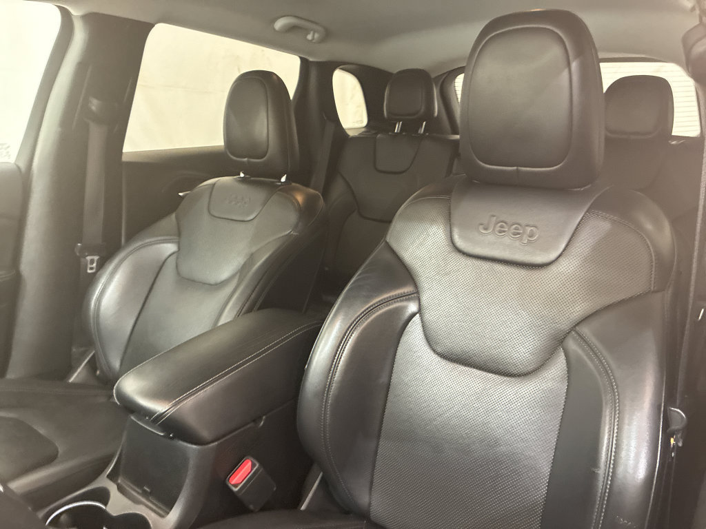 Used 2019 Jeep Cherokee Limited w/ Trailer Tow Group AWD/4WD image 10