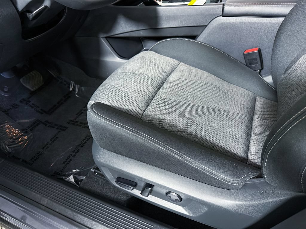 Certified 2026 Nissan Rogue SV w/ Cold Weather Package FWD image 31