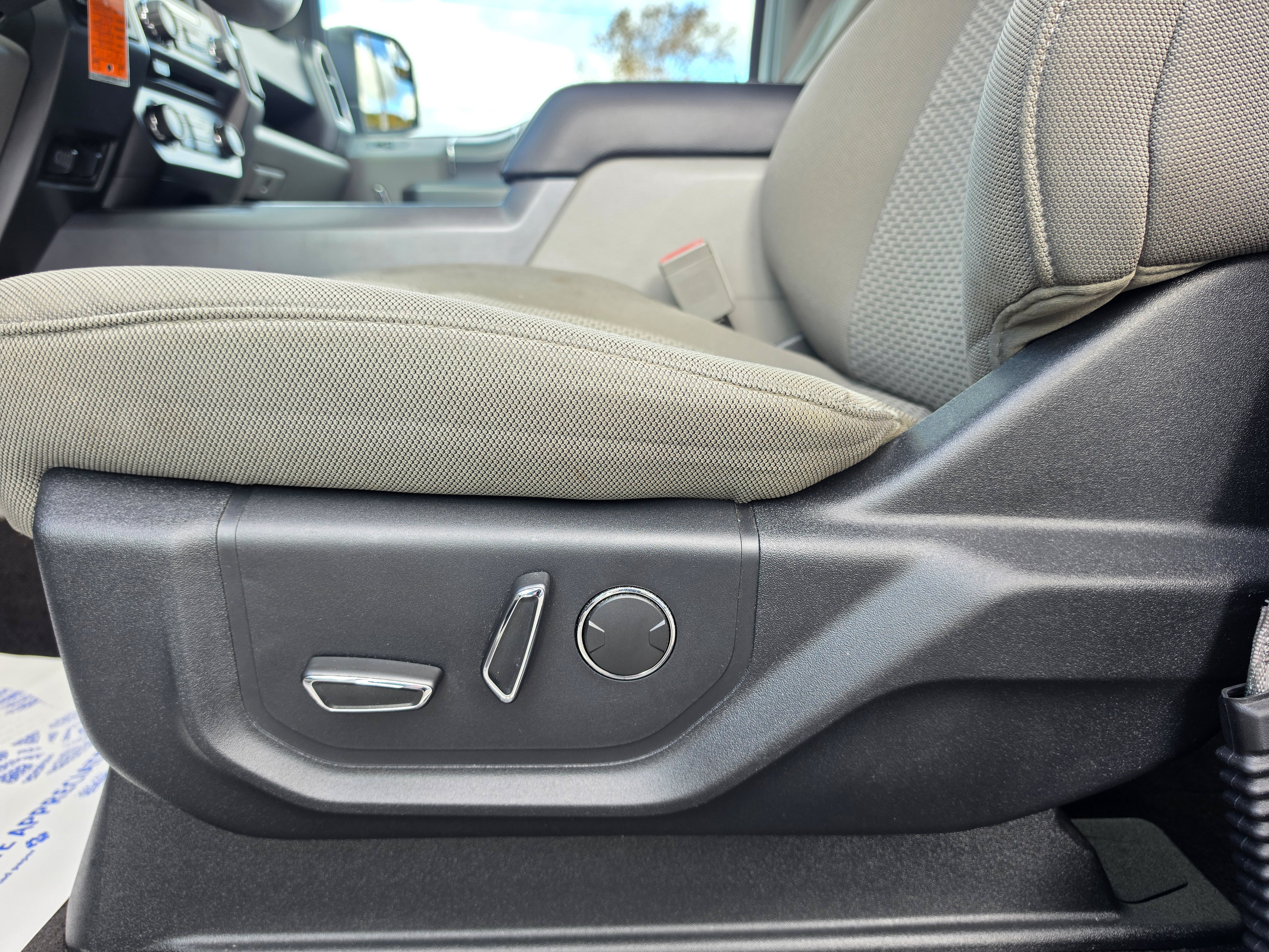 Used 2018 Ford F150 XLT w/ Equipment Group 302A Luxury AWD/4WD image 14