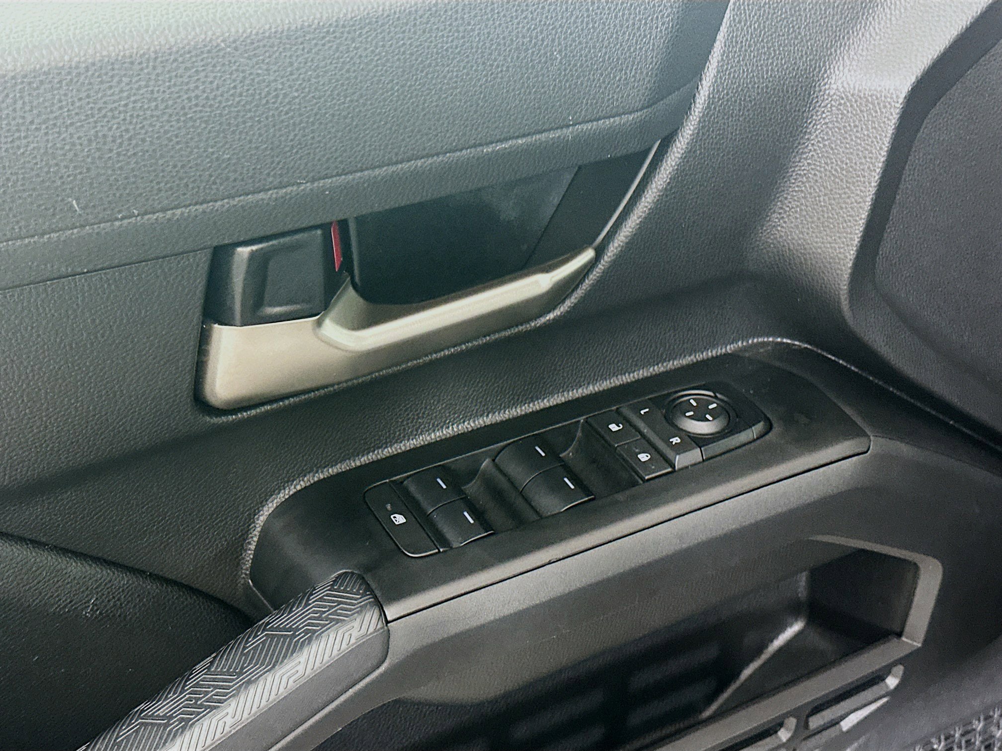 Used 2025 Toyota Tacoma TRD Off-Road image 15
