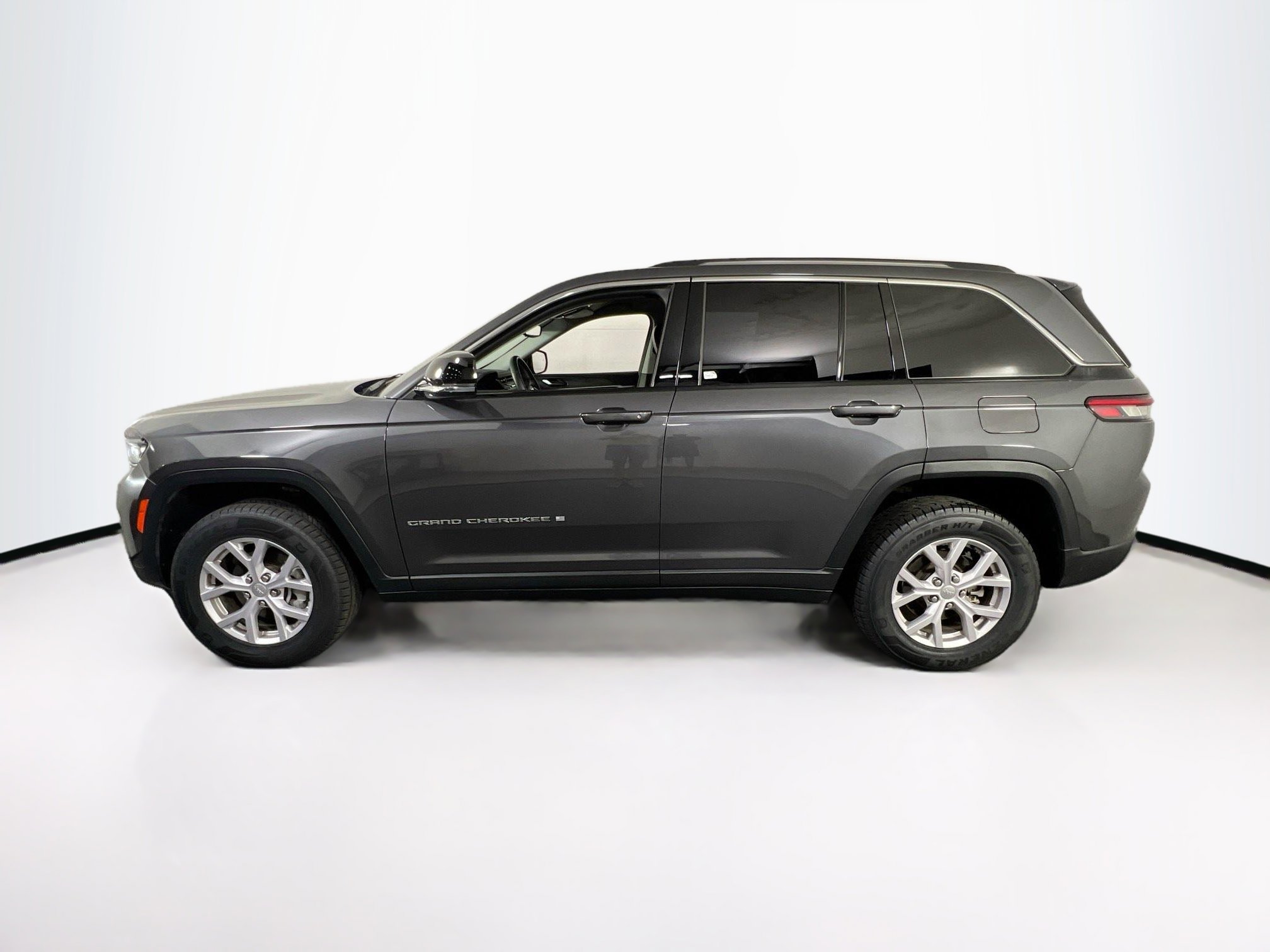 Used 2022 Jeep Grand Cherokee Limited image 8