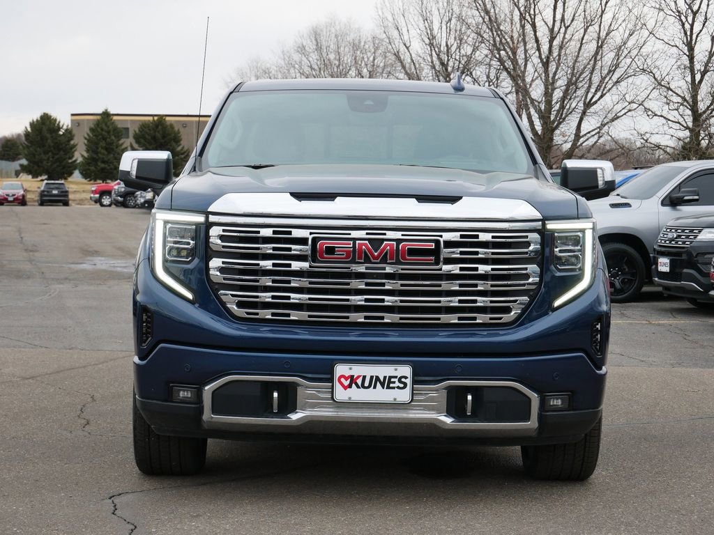 Used 2022 GMC Sierra 1500 Denali w/ Denali Reserve Package image 2