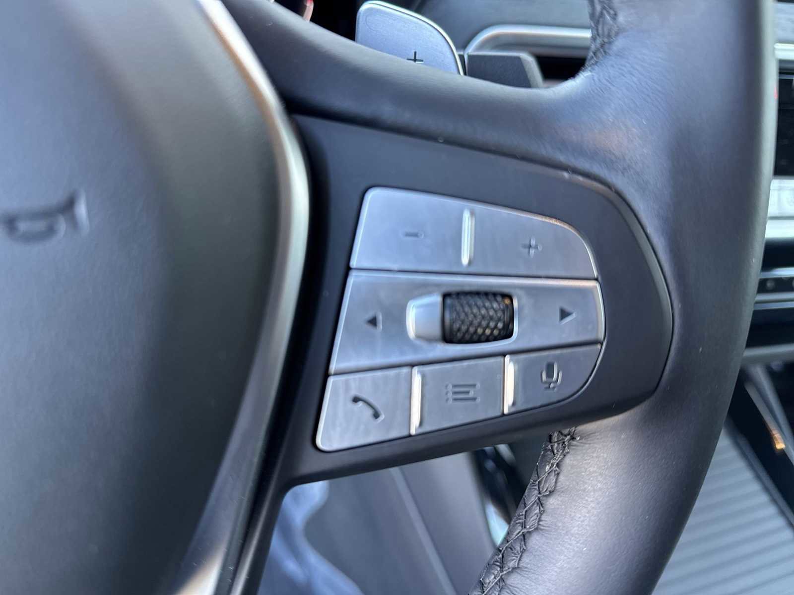 Used 2024 BMW X3 sDrive30i w/ Convenience Package image 23