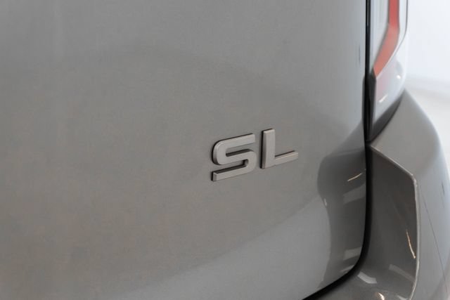 Used 2025 Nissan Armada SL AWD/4WD image 12