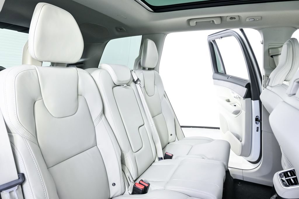 New 2026 Volvo XC90 T8 Ultra w/ Protection Package Premier image 23
