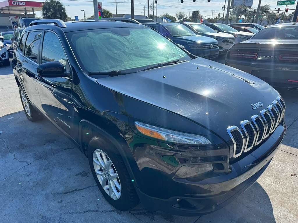 Used 2018 Jeep Cherokee Latitude image 7