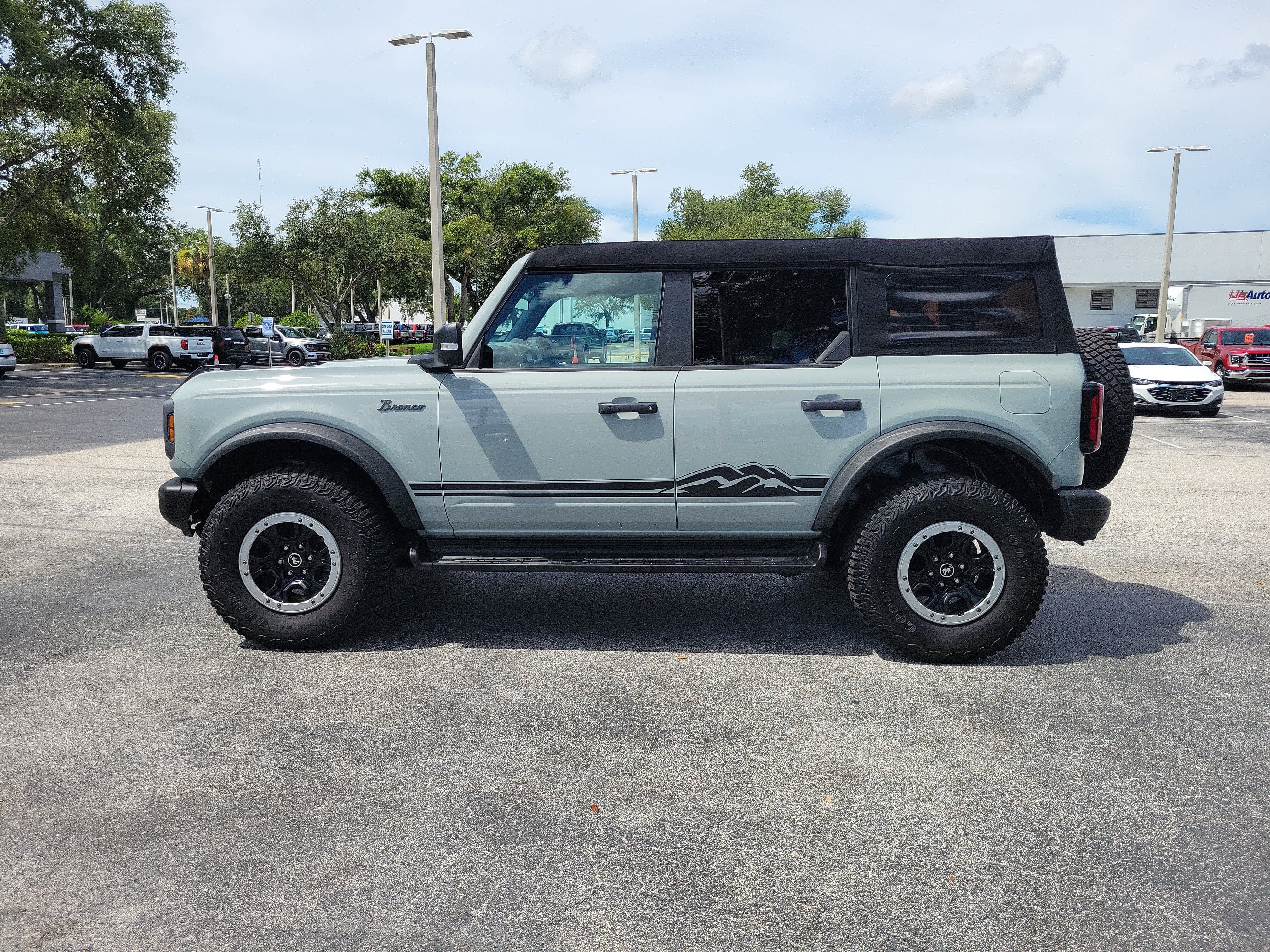 Certified 2023 Ford Bronco Badlands w/ Sasquatch Package AWD/4WD image 6
