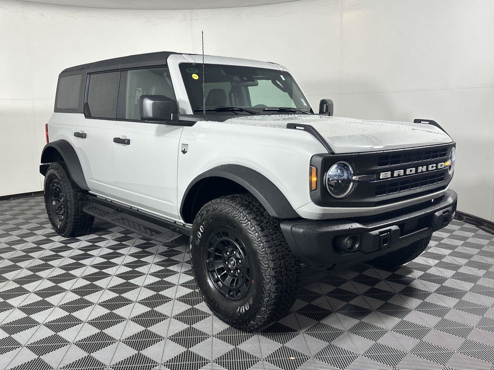 New 2026 Ford Bronco Big Bend w/ Black Diamond Package
