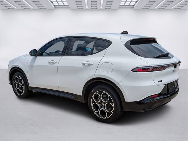 Used 2025 Alfa Romeo Tonale w/ Premium Package AWD/4WD image 6