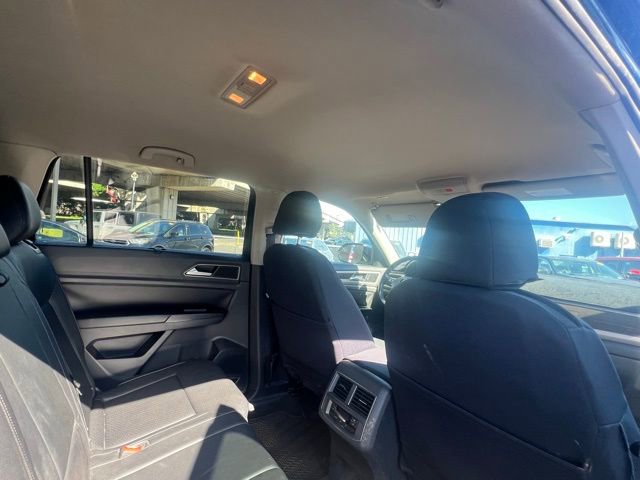 Used 2018 Volkswagen Atlas SE w/ R-Line Package image 12
