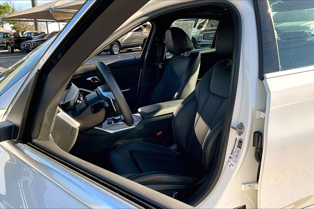 Used 2025 BMW 330i Sedan image 36