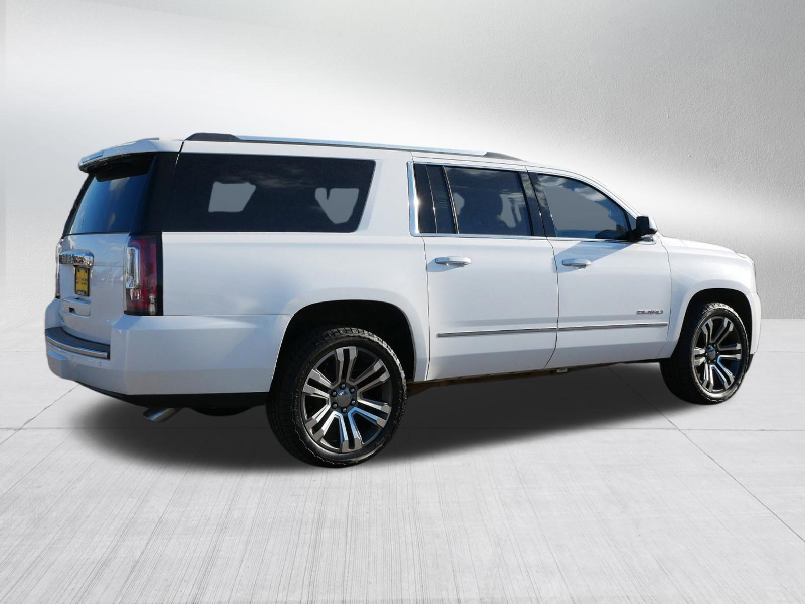 Used 2019 GMC Yukon XL Denali w/ Denali Ultimate Package AWD/4WD image 7