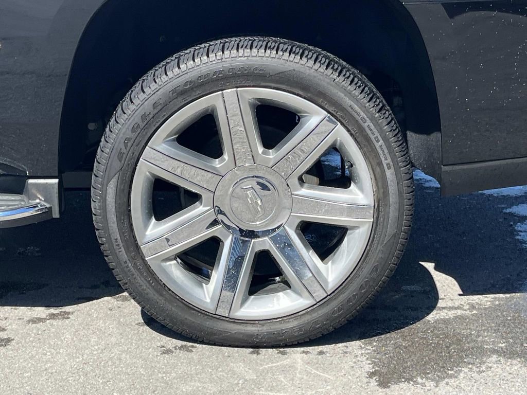Used 2018 Cadillac Escalade Luxury AWD/4WD image 13