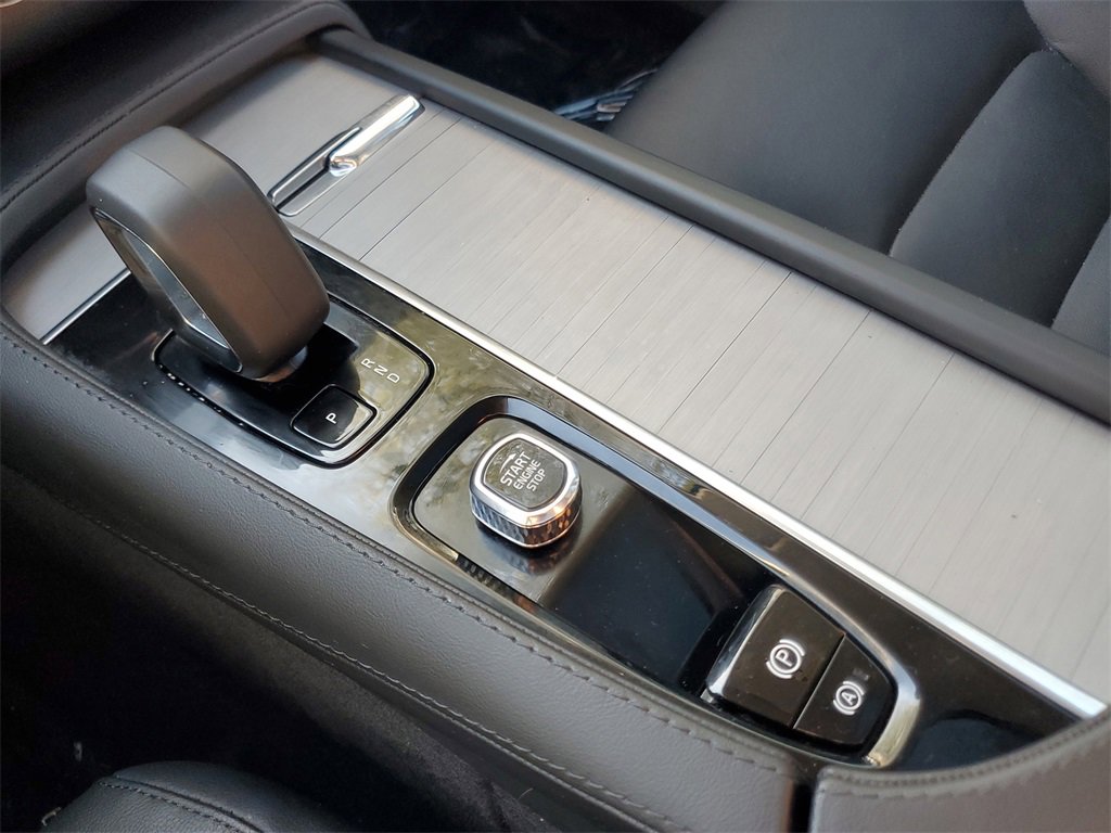 Certified 2024 Volvo XC90 B5 Core w/ Climate Package image 26