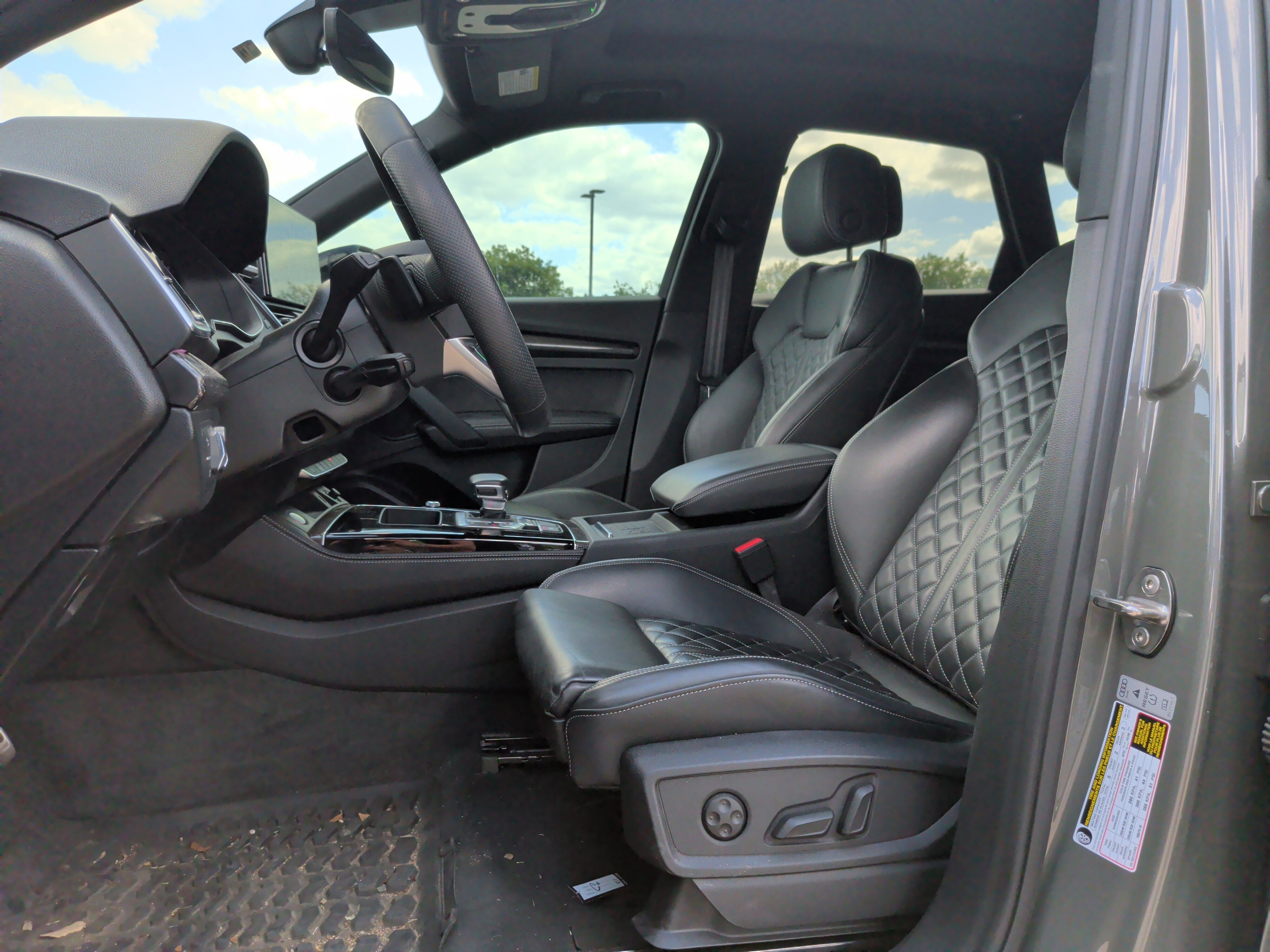 Used 2023 Audi SQ5 Prestige w/ Prestige Package AWD/4WD image 17