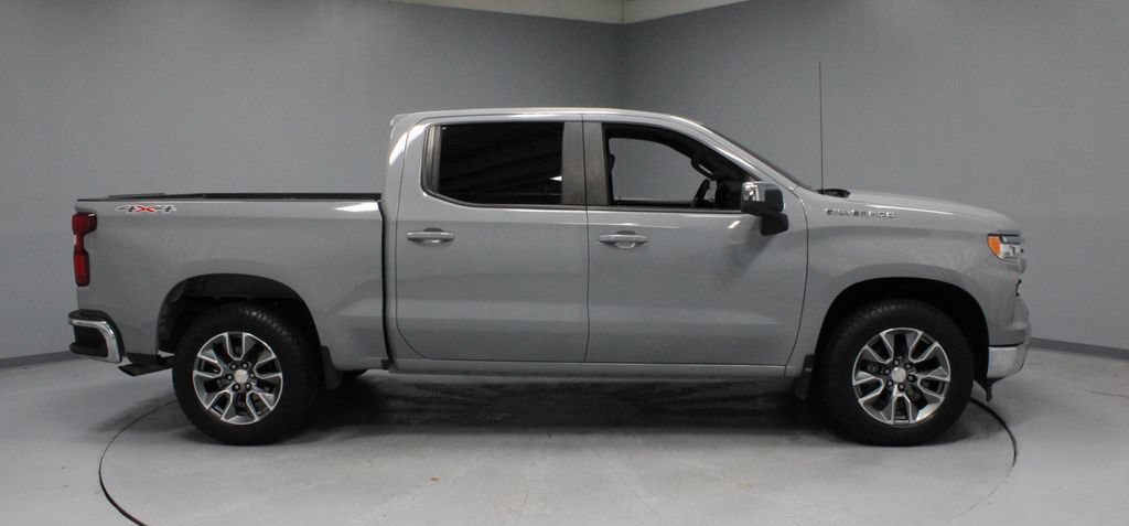 Used 2024 Chevrolet Silverado 1500 LT AWD/4WD image 11
