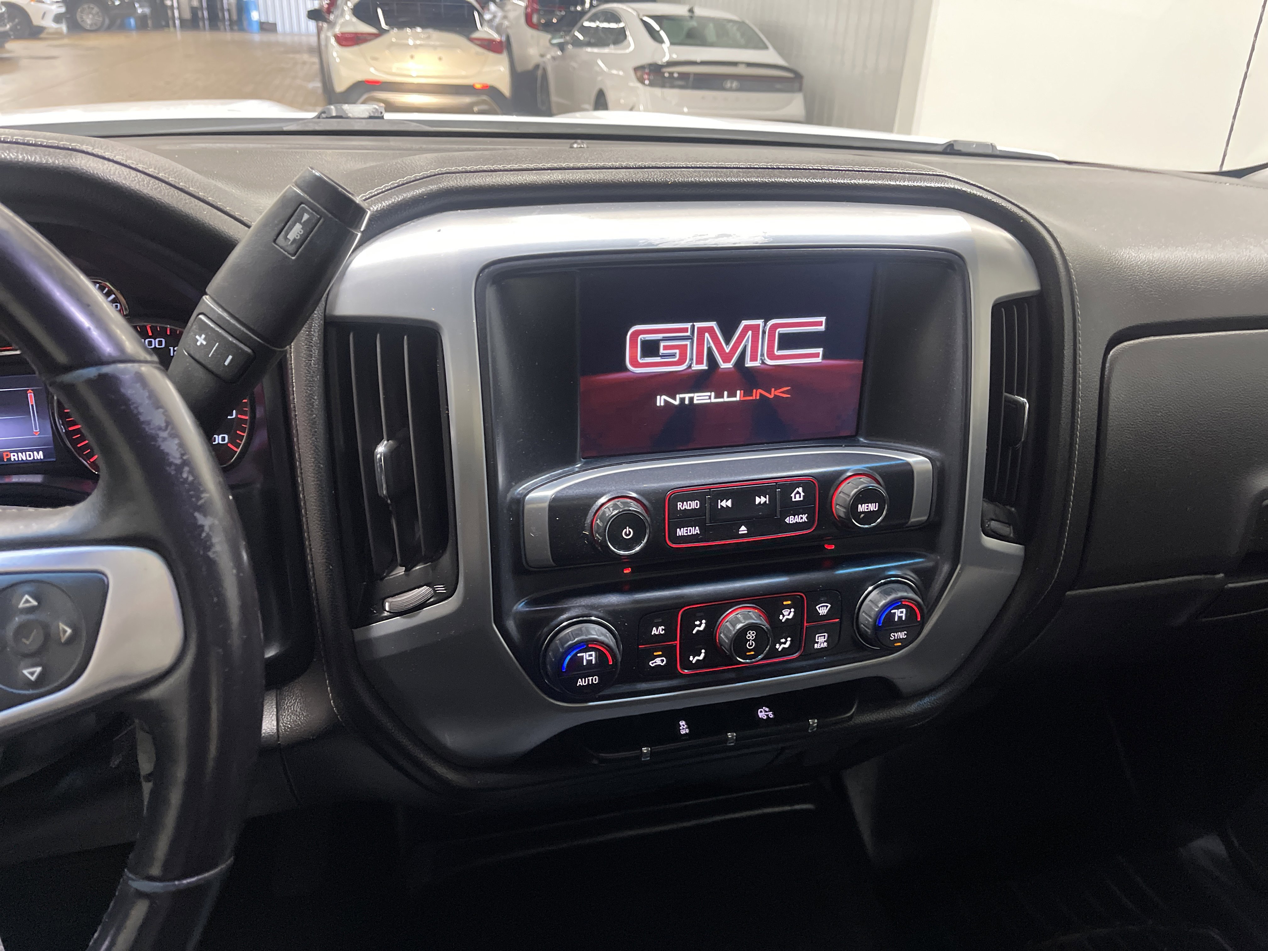 Used 2014 GMC Sierra 1500 SLE image 28