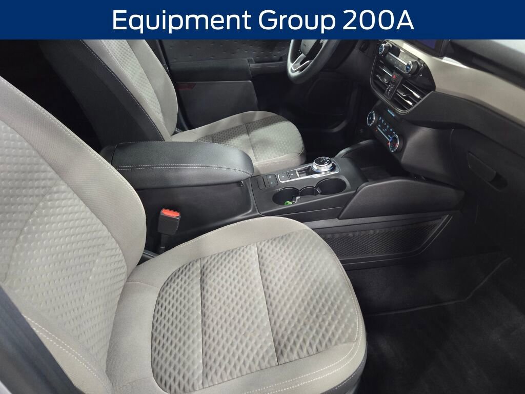 Used 2020 Ford Escape SE image 4