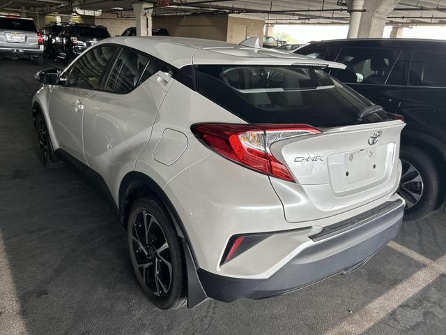 Used 2022 Toyota C-HR XLE FWD image 2