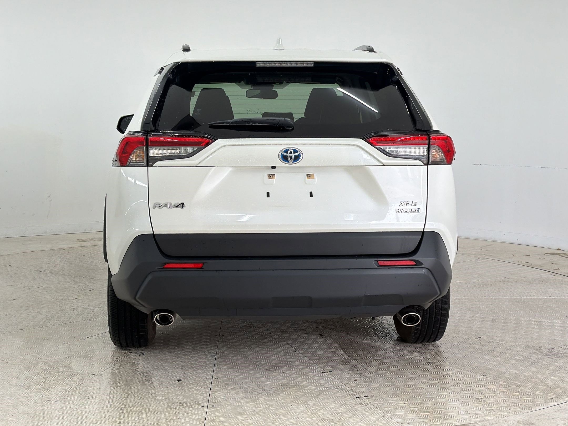 Used 2022 Toyota RAV4 XLE Premium AWD/4WD image 10