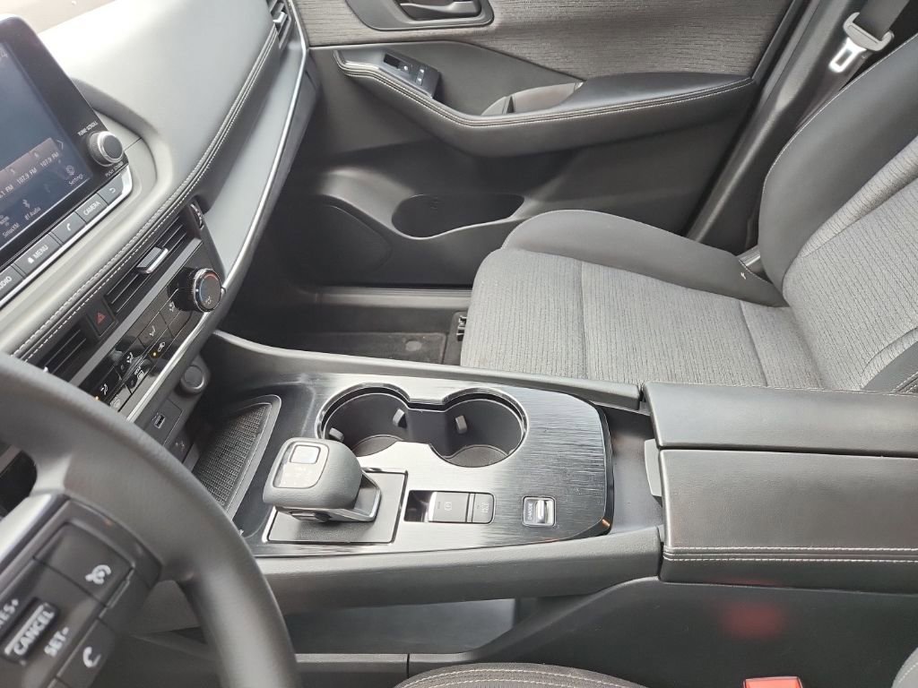 Used 2021 Nissan Rogue S image 11